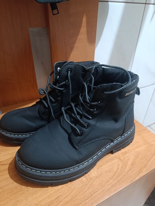 Продам мужские ботинки