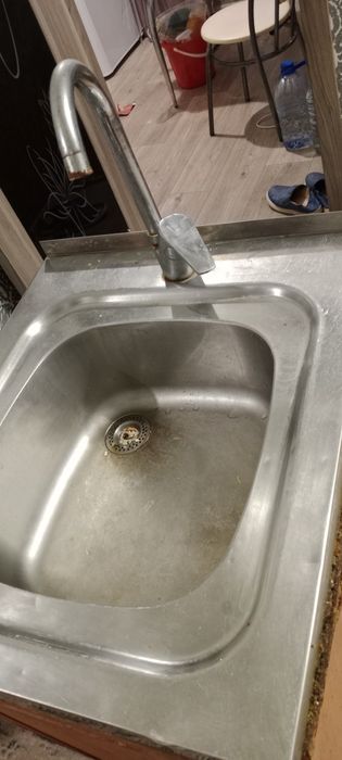 Продам мойку со смесителем б/у, 3500тн