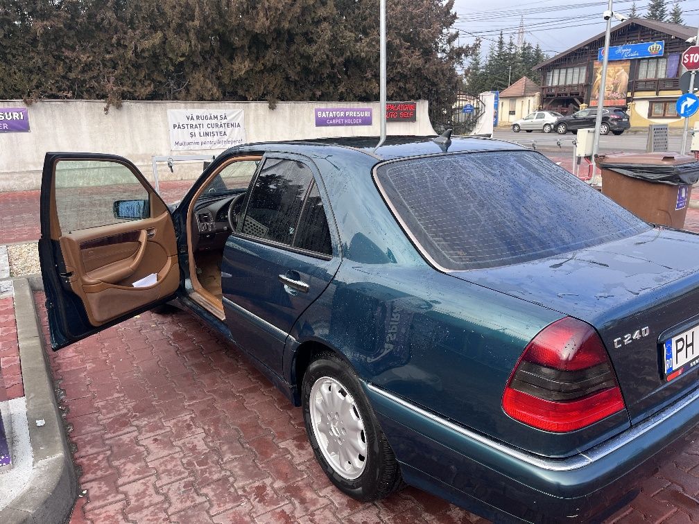Mercedes   c 240