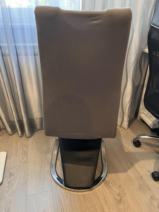 Трапезни столове