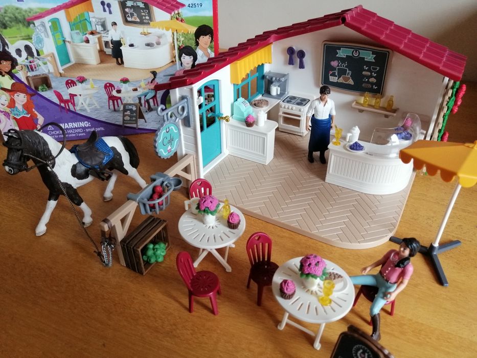 Schleich Кафене За Ездачи с Аксесоари