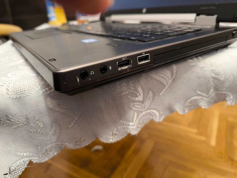 HP EliteBook 8760w Работна станция