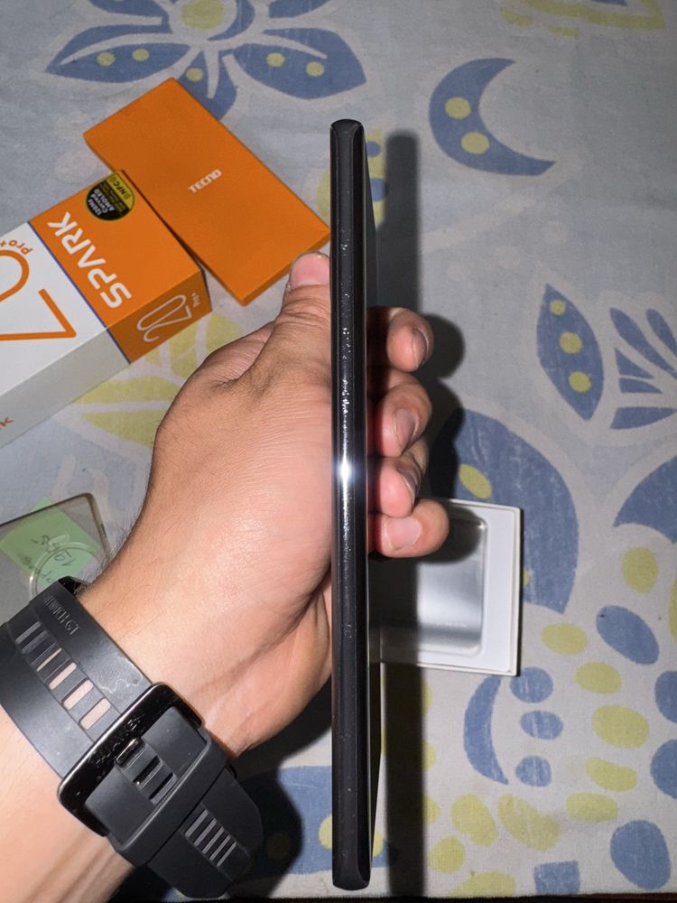 Tecno spark 20 pro+