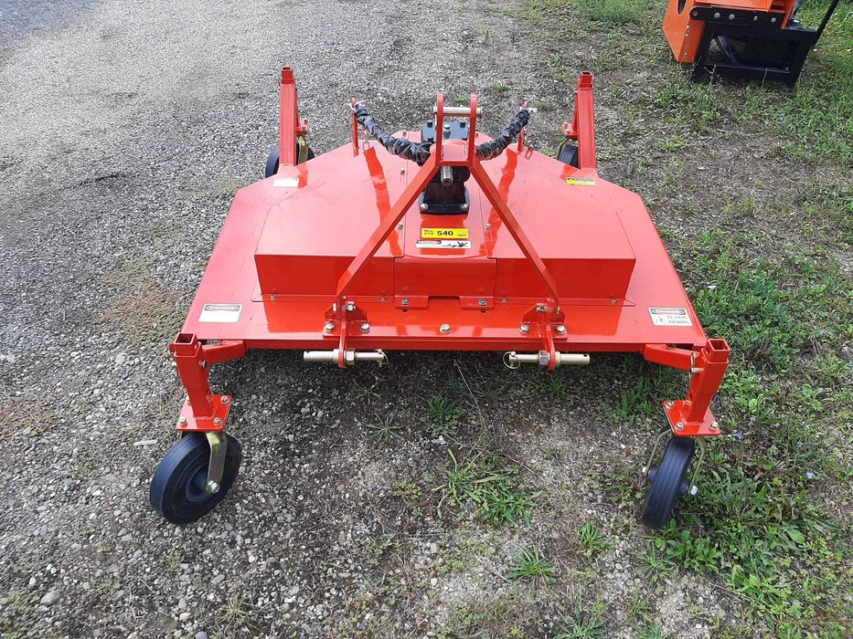 Tocator resturi vegetale tip elice cu trei cutite