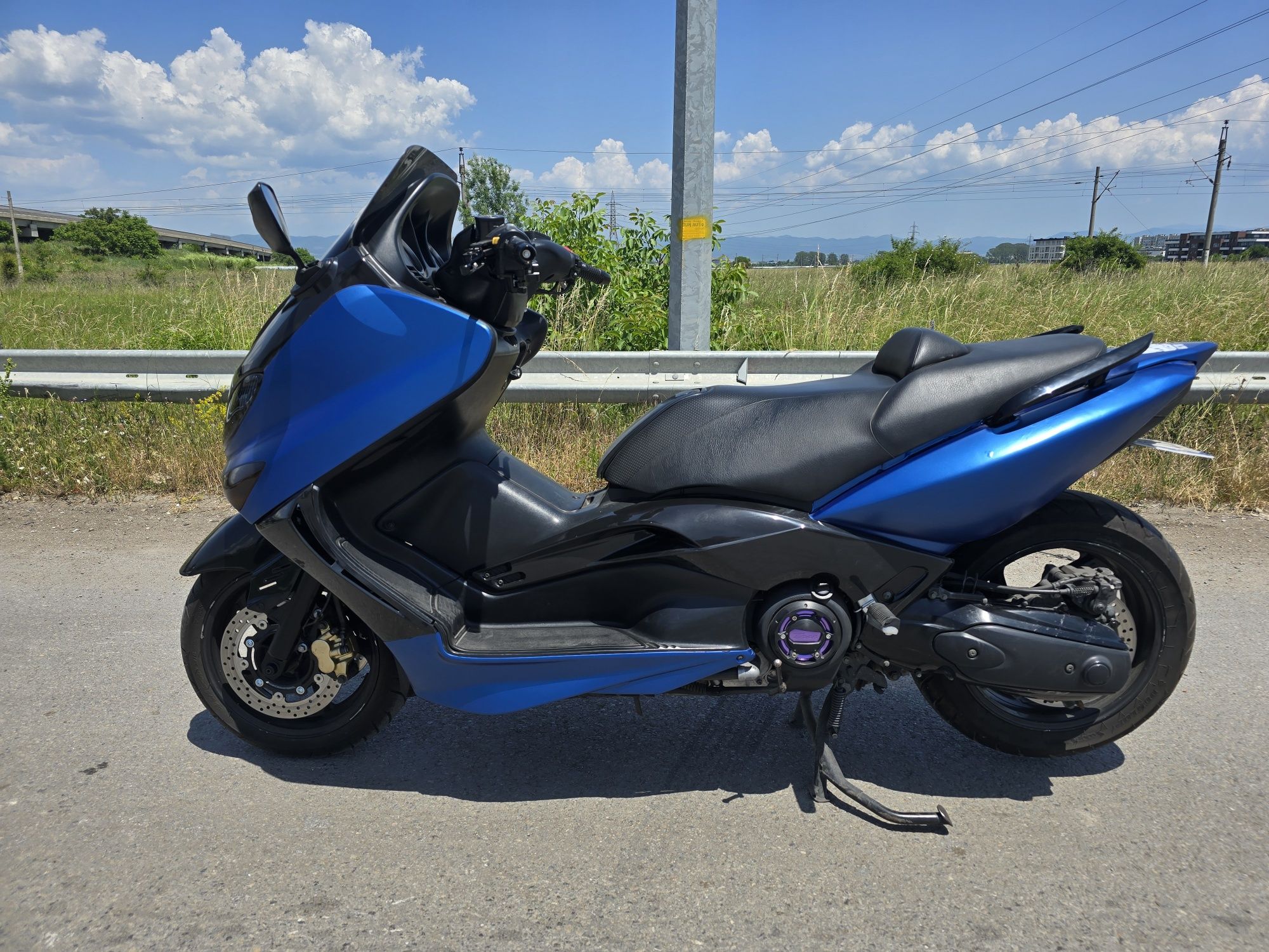 Продавам Yamaha t-max 500i