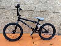 Bicicleta bmx jumper mongoose bramfer roti 20”