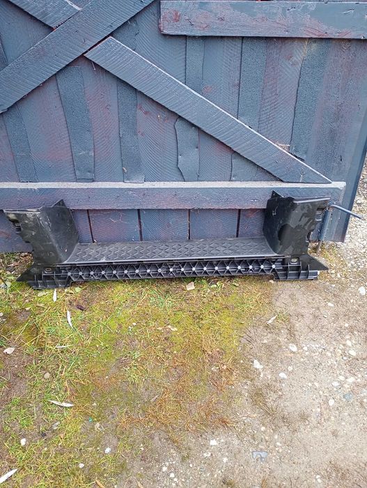 Vând colțar dr cabina și scara bara fata ptr Man tgx euro 6