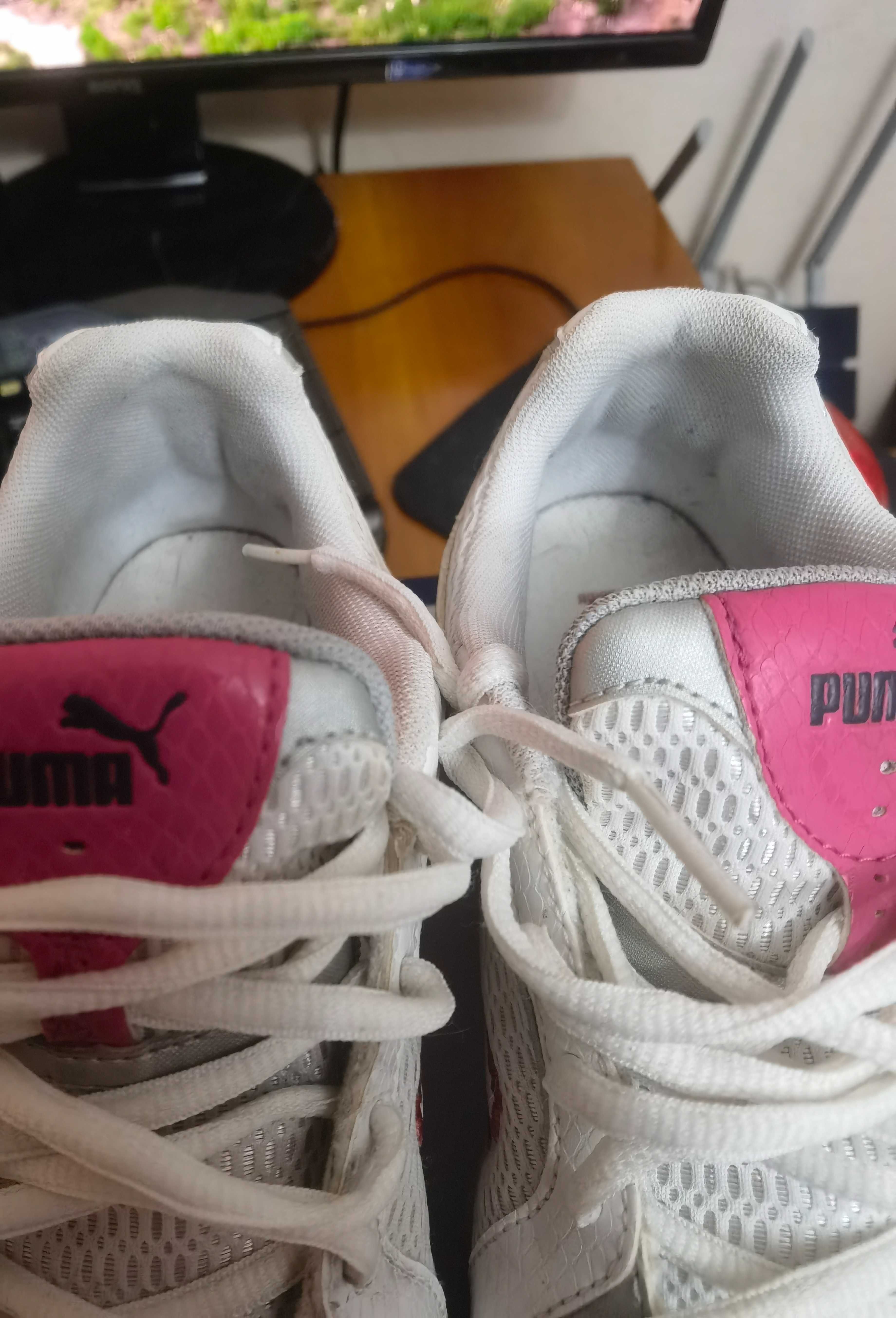 Pantofi sport Puma, mărimea 40,5