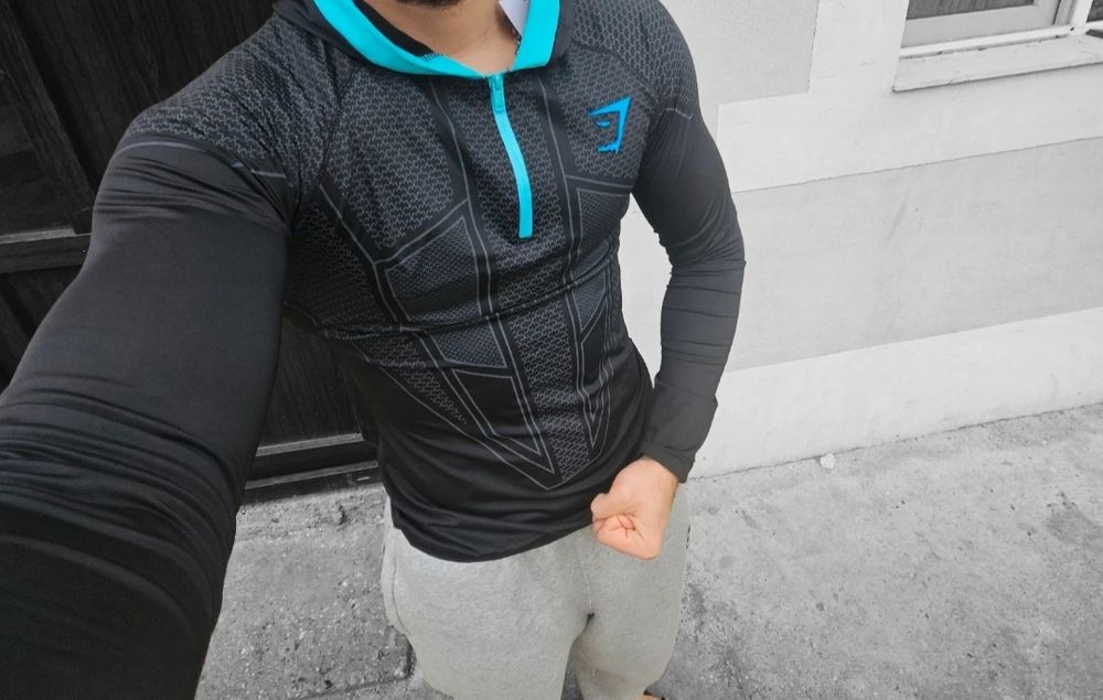 Hanorac gymshark onyx V5