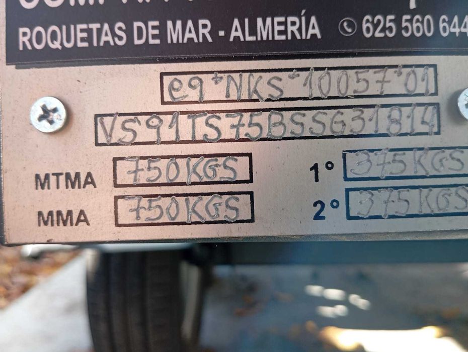 Vând remorca  cu doua axe