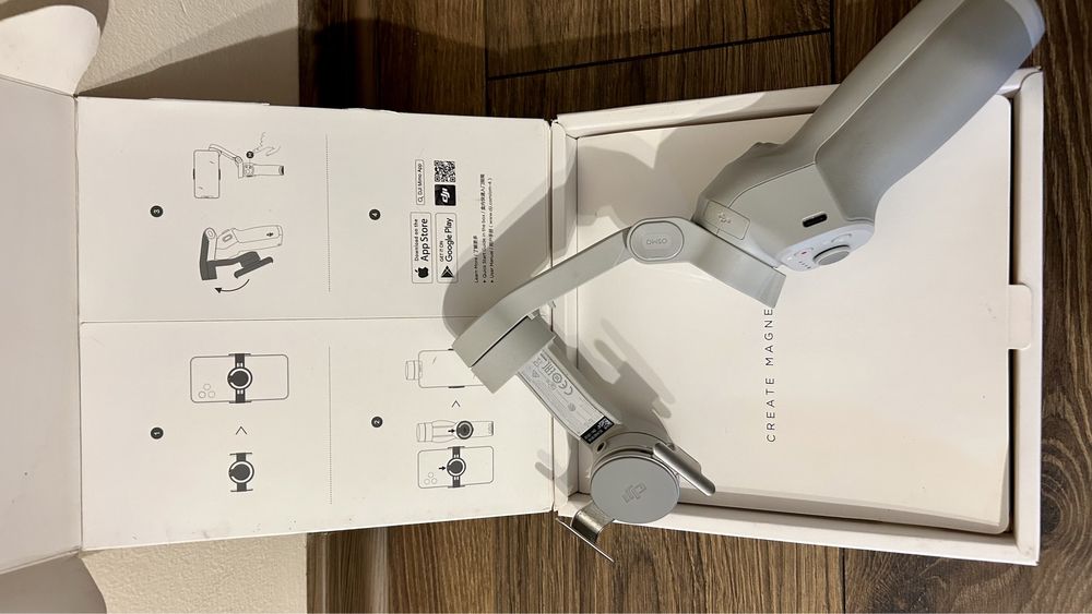 Vând stabilizator Dji om 4