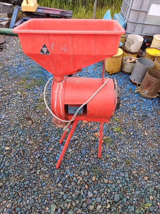 Moara cereale motor 220 volti