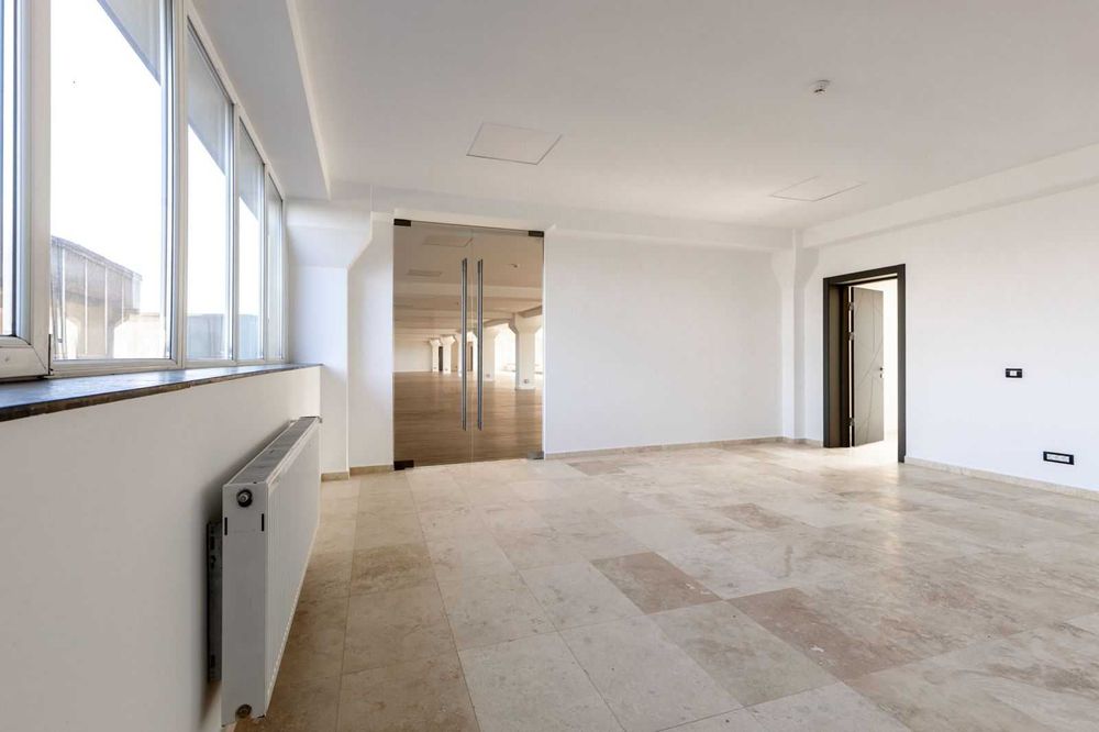 Inchiriez spatiu 650 mp