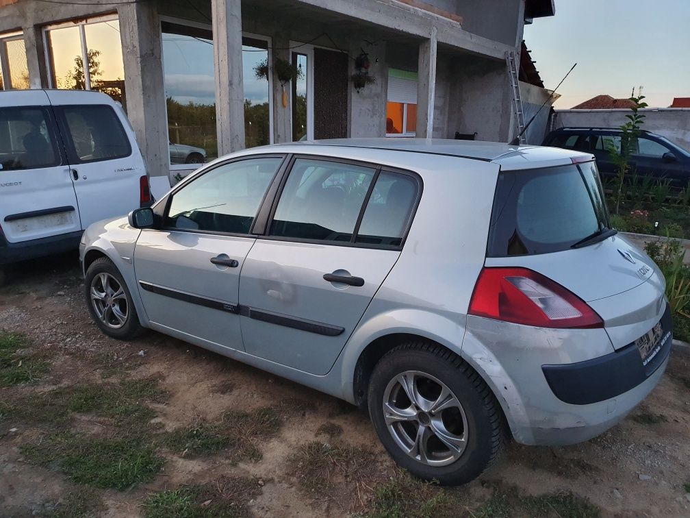 Dezmembrez renault megane 2 1.9 d 120 cai