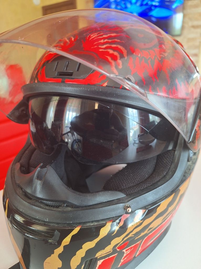 Продавам Каска ICON AIRFORM и ръкавици AGV sport