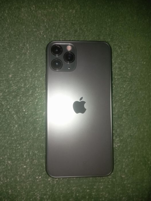 Vand iphone 11pro 512gb