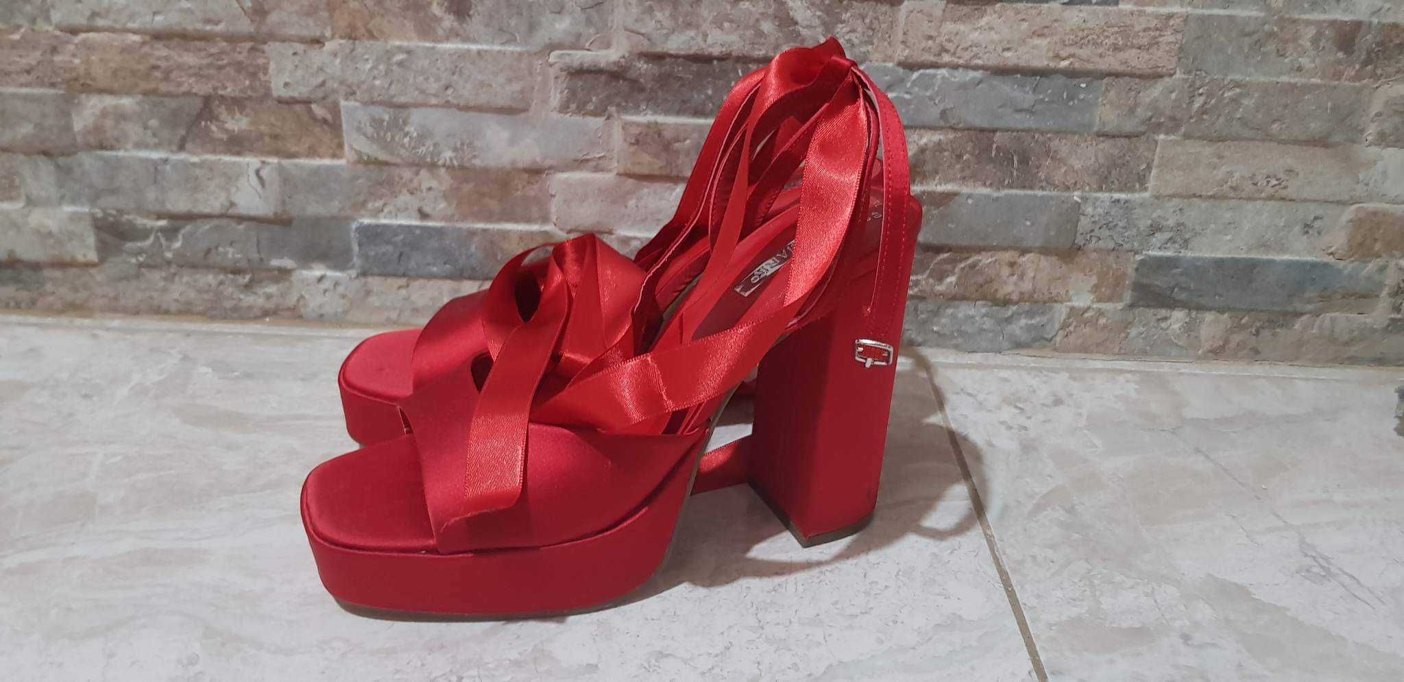 Дамски червени сандали
