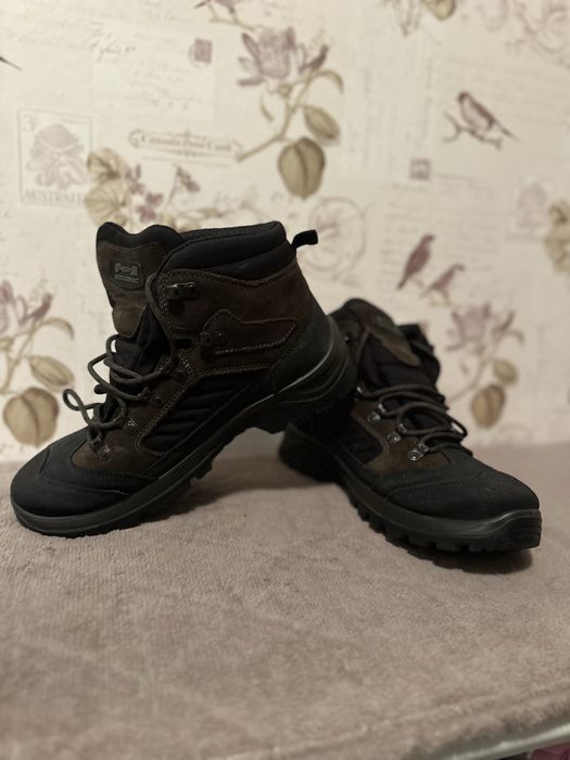 Bocanci/ghete batbati Solognac impermeabili marimea 44