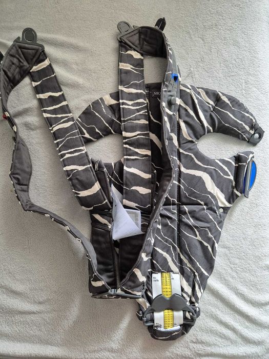Marsupiu pentru bebelusi BabyBjorn Mini - multiple pozitii - bumbac