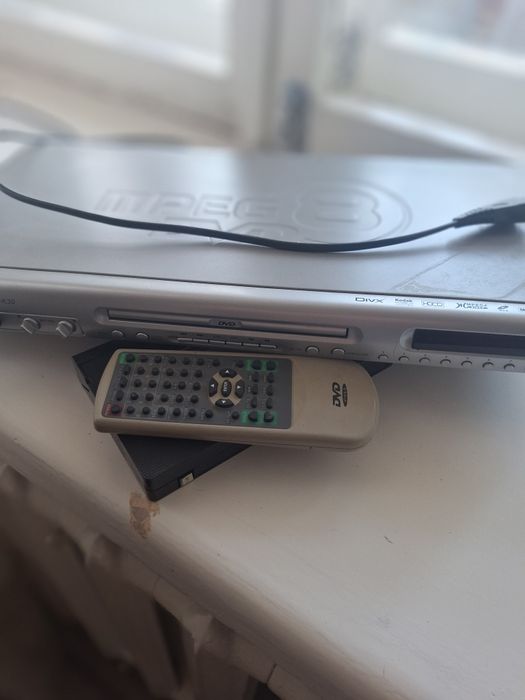 Продам ДВД плеер