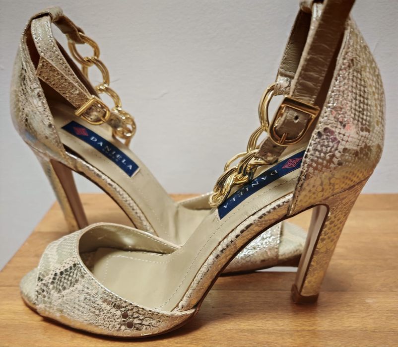 Sandale aurii model “sarpe”