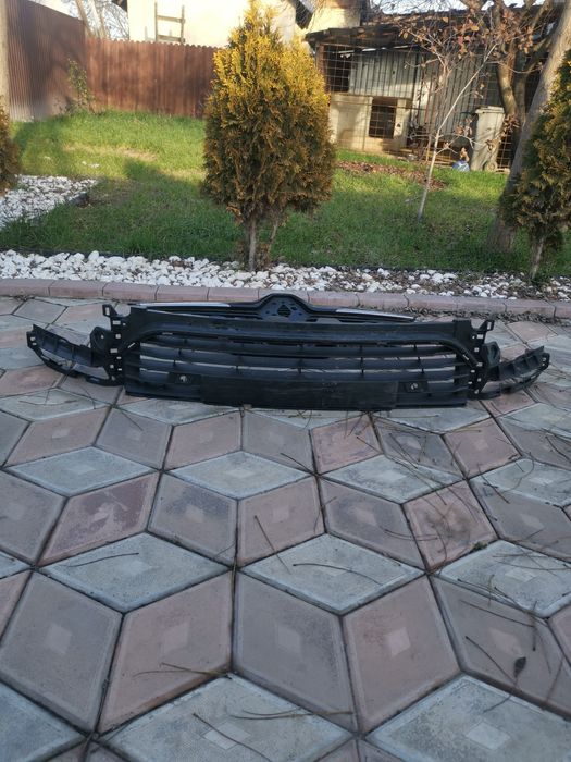 Grila inferioara bara fata Renault clio 4 facelift 2016/2017/2018/2019