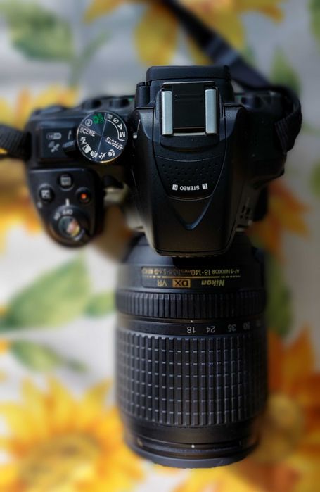 Фотоапарат Nikon D5300 + обектив Nikon 18-140mm VR
