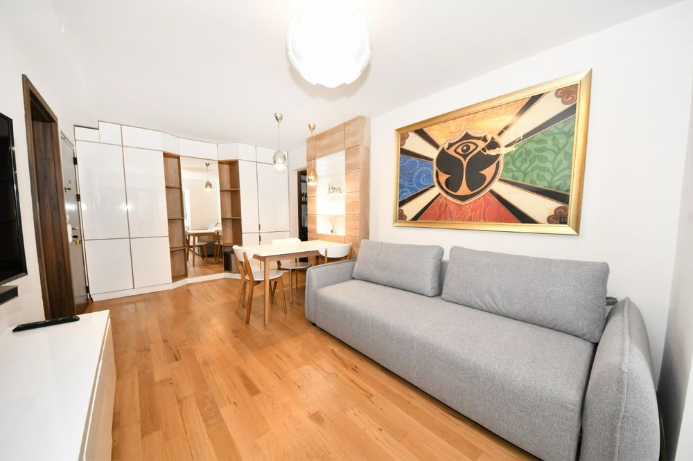 Apartament piata centrala et.1