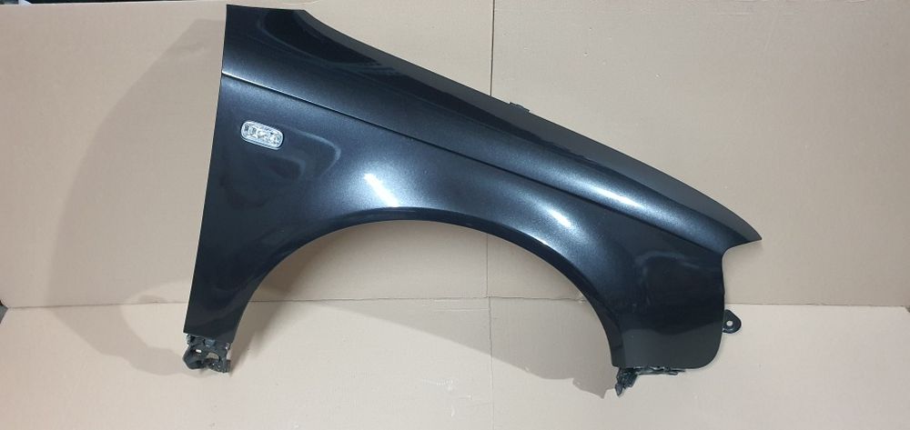 Aripa dreapta fata audi a4 b7 LZ7L