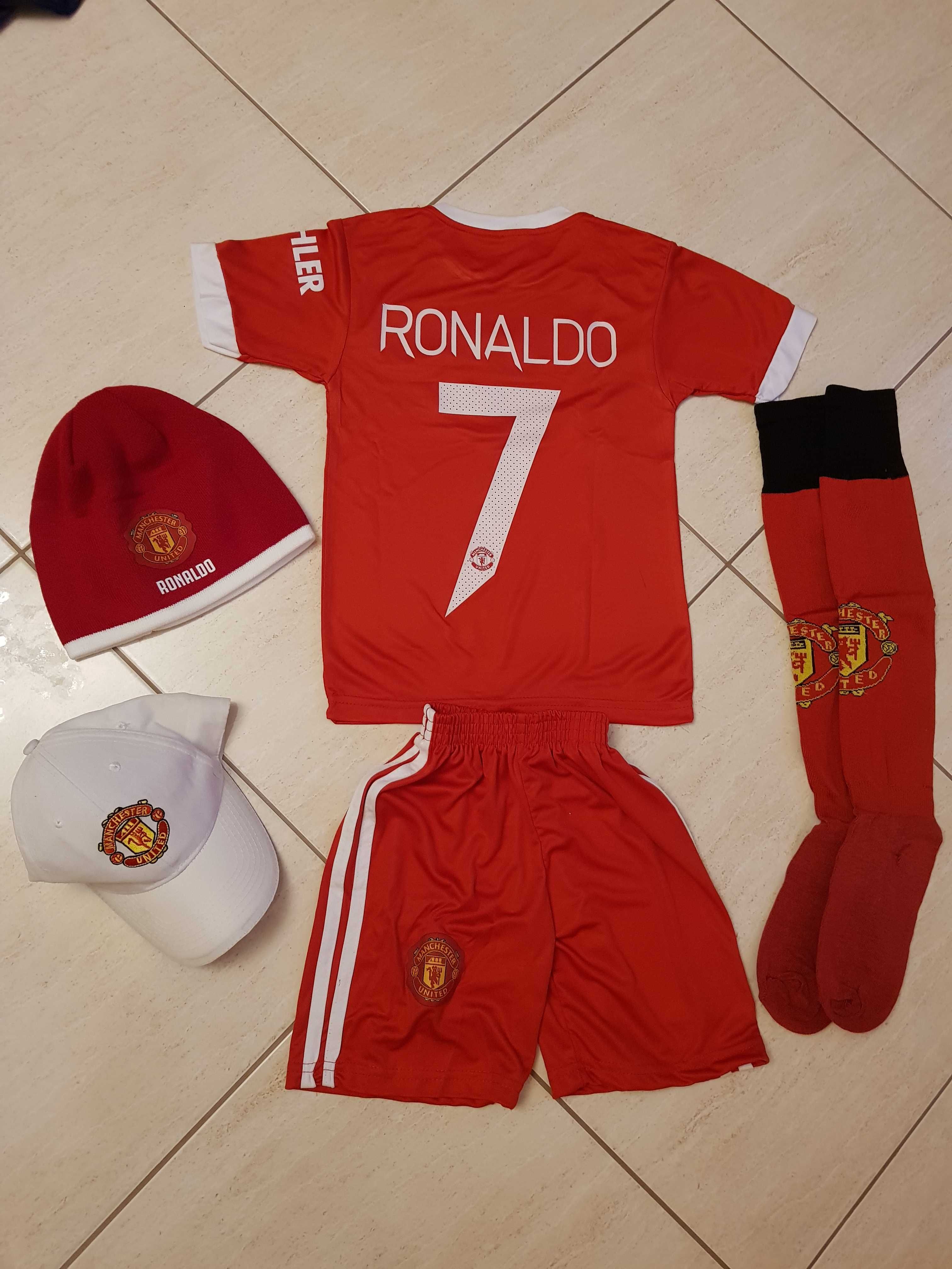 CRISTIANO Manchester Екип + Калци + Шапка Роналдо детски комплект