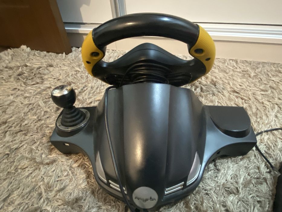 Vand volan de gaming myria