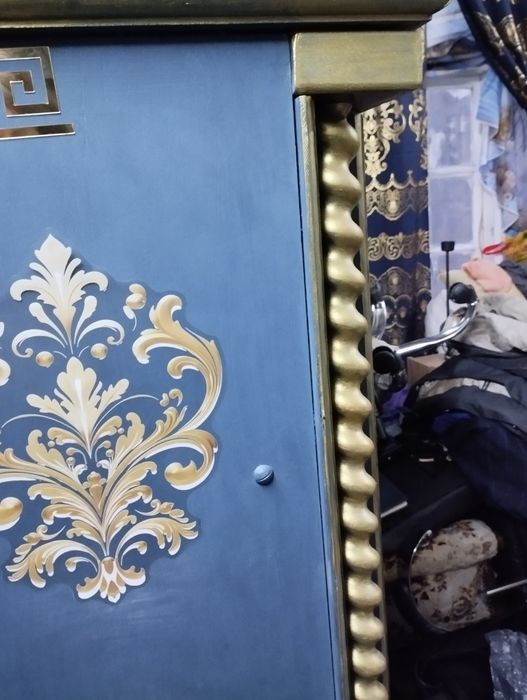 Секция, витраж от няколко части