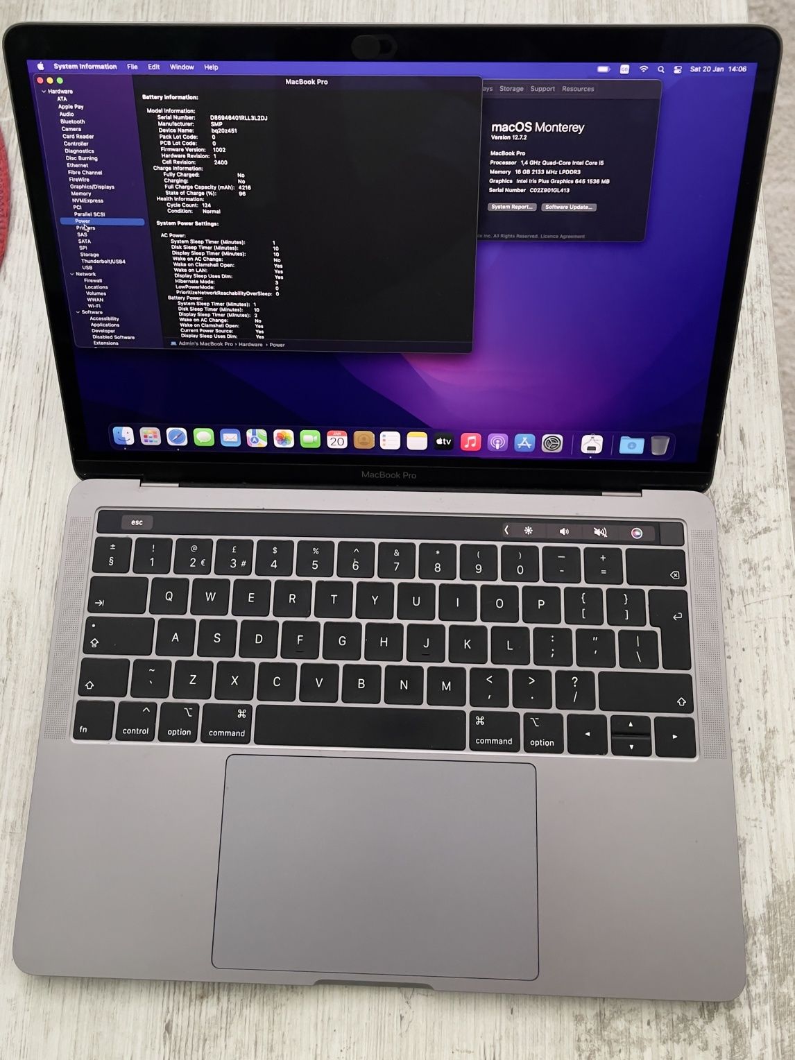 Macbook 13" i5 16GB RAM 512GB SSD Touchbar