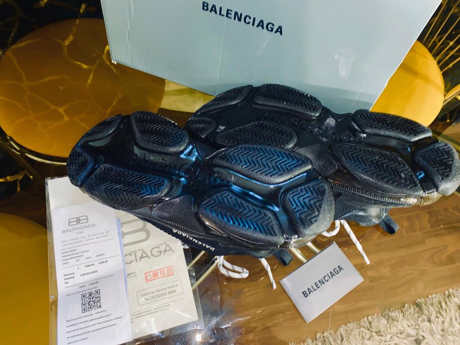 Balenciaga ,noi nouti , nu au fost purtati niciodat
