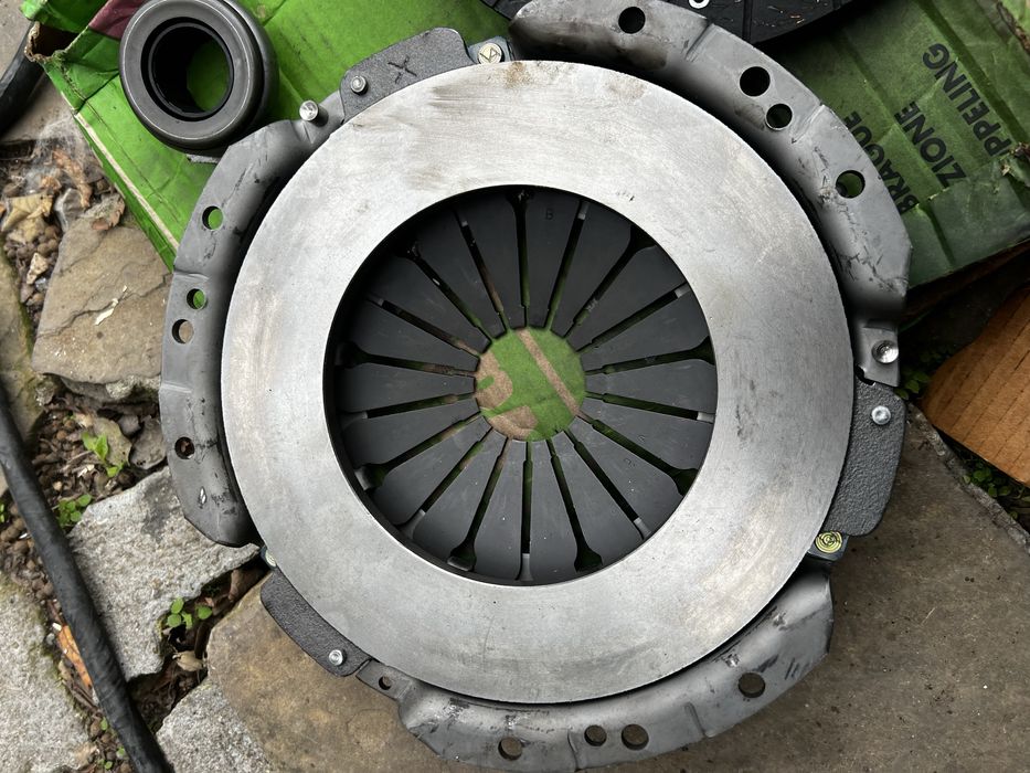 Съединител Valeo 803718 чисто нов