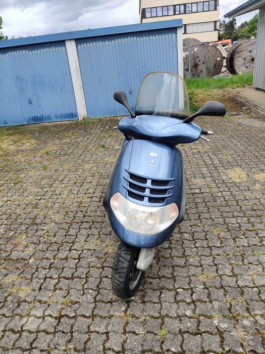 Scuter Piaggio Hexagon 31000Km de 250 cmc.
