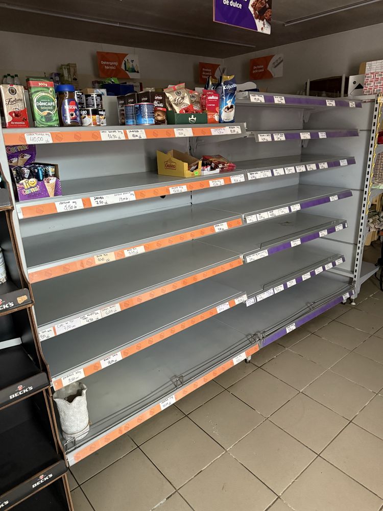 Rafturi metalice  in stare foarte buna!