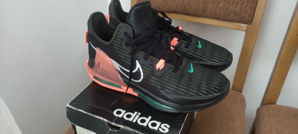 Nike Lebron Witness 6 mărimea 45.5