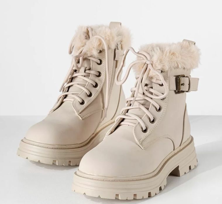 Бежави боти с пух отвътре