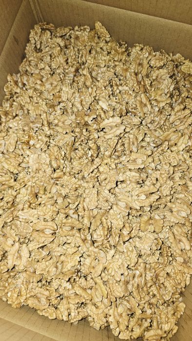 Орехи сорт "Чандлър" размер на черупката 32-34мм, 34-36 мм.