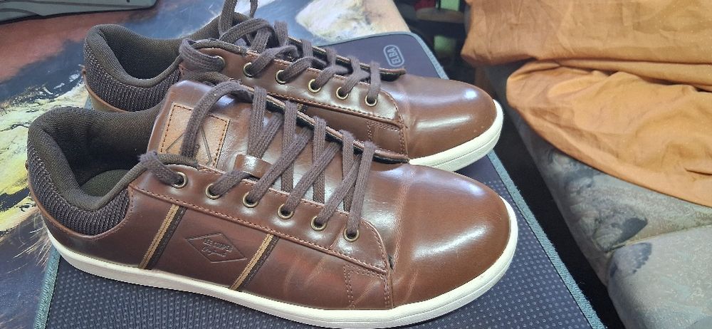 Adidasi  piele Lee Cooper