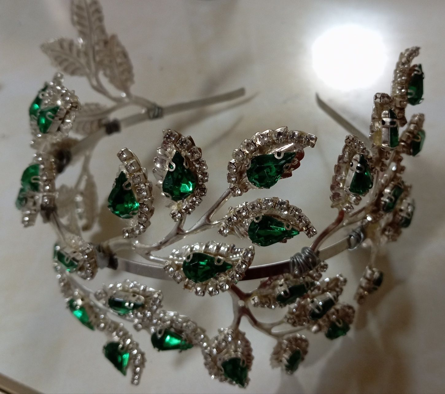 Diadema kelinlar uchun