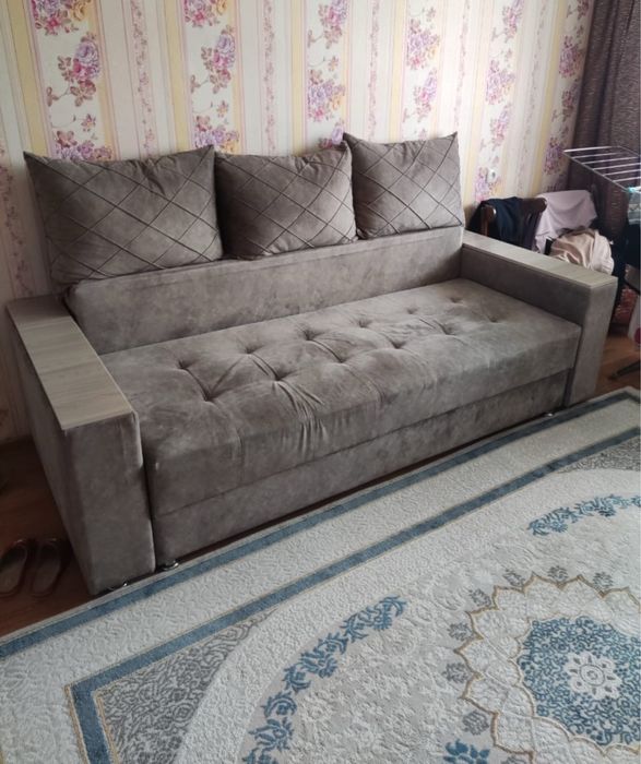 Продам диван 2,50 на метр