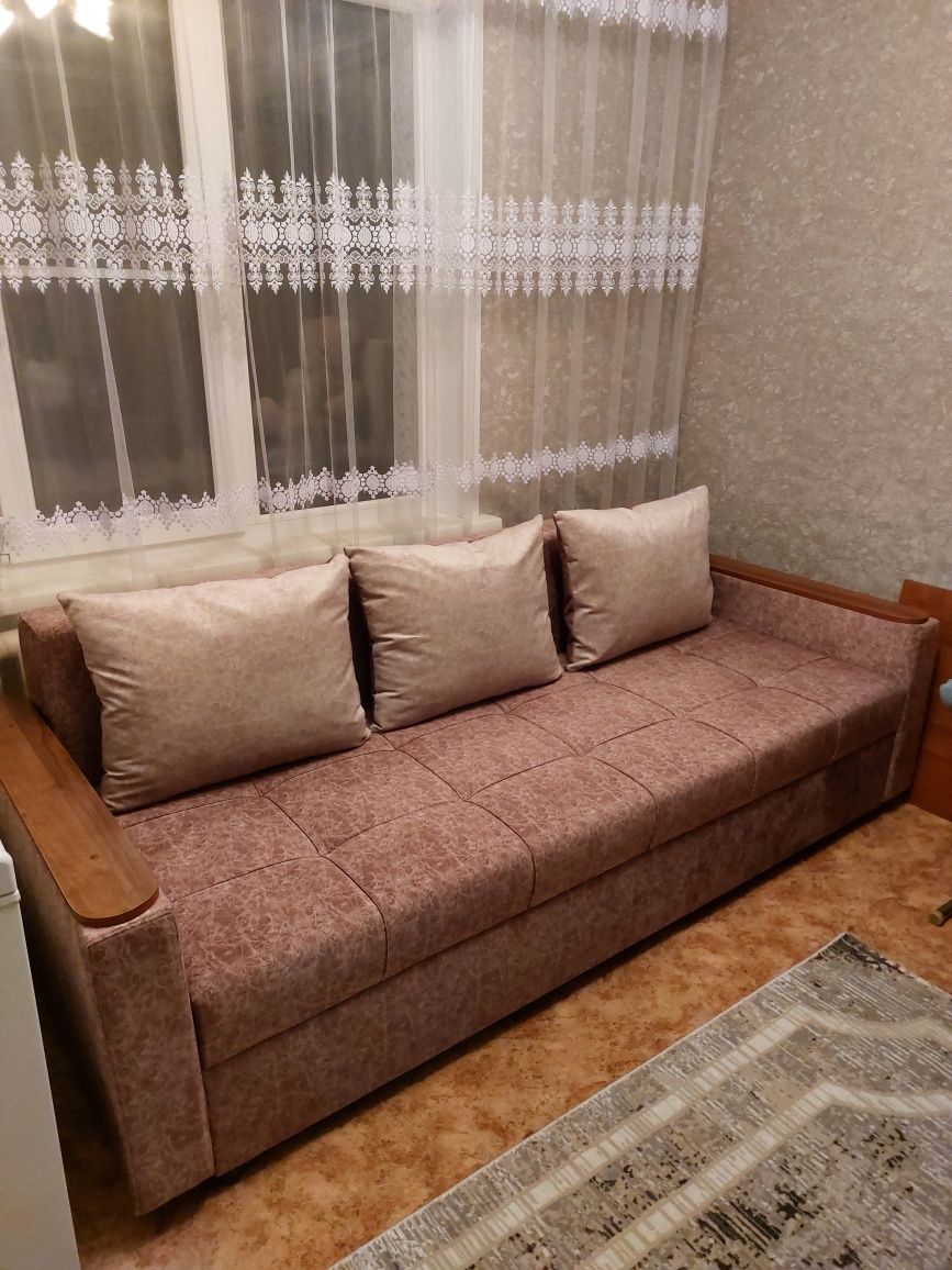 Продаю диван длина 2м 30см. Спальное место 2м×1м60см.НОВЫЙ 130 ТЫС