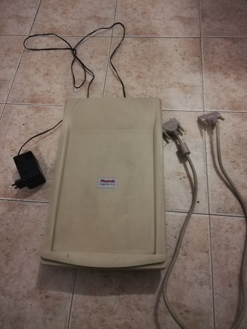 Скенер plustek P12