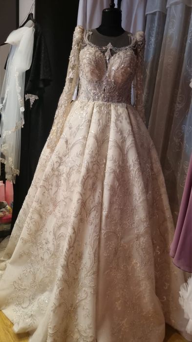 Vand Rochie De Mireasa