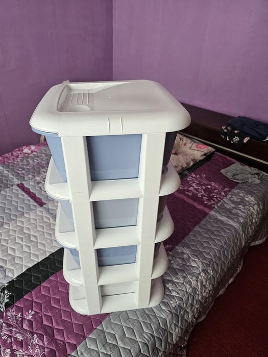 Пластмасов шкаф с чекмеджета