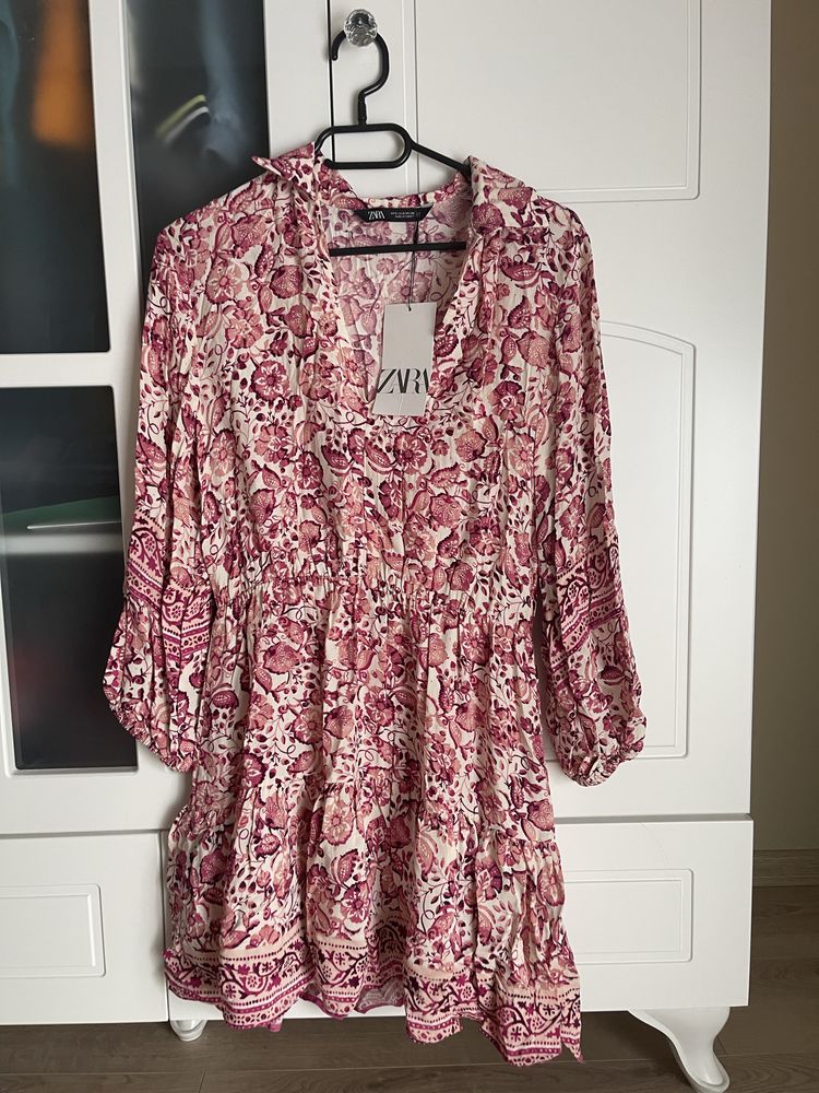 Рокля на цветя Zara