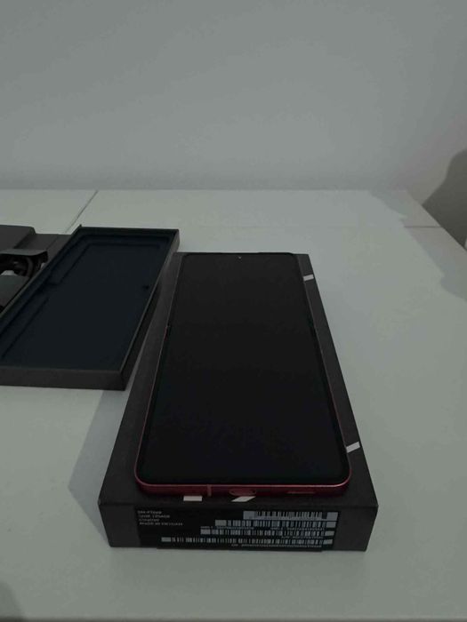 Samsung Z Flip 7 coral red 256 GB