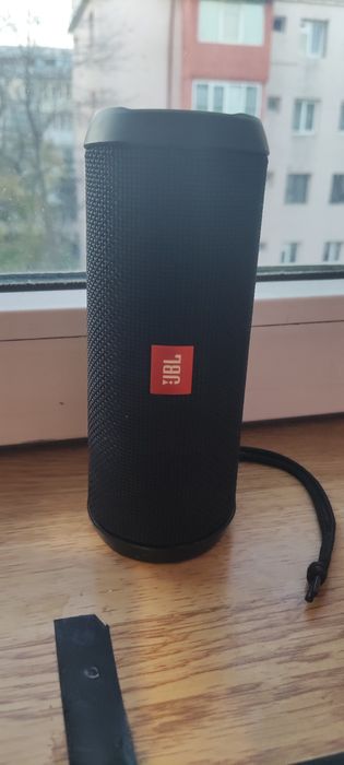 Vând boxă Jbl flip3